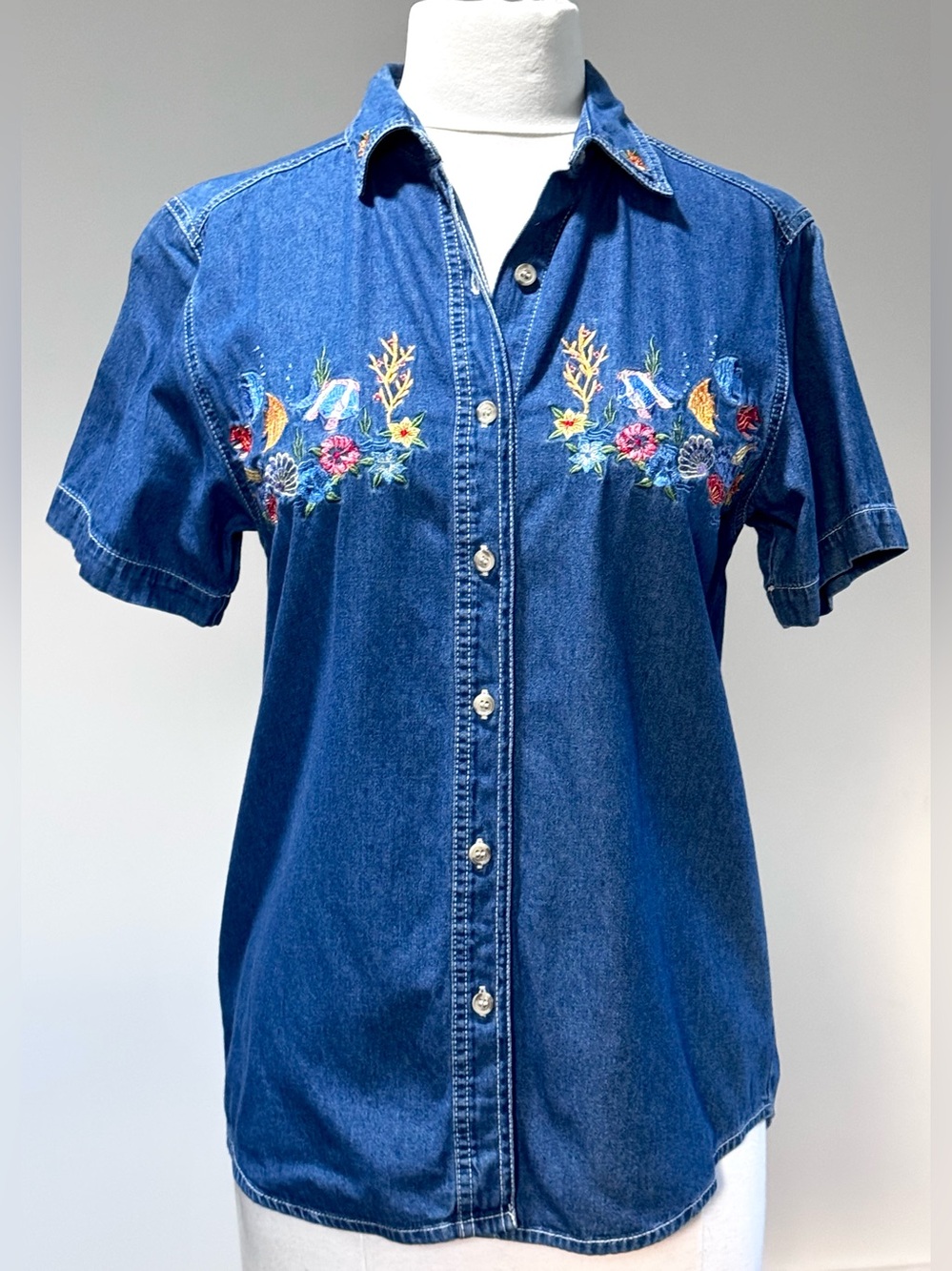 Bobbie Brooks S Embroidered Denim Shirt Tropical Fish Whimsical Like New Cute